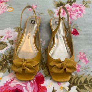 Anne Klein Yellow Slingback Shoes - Size 8